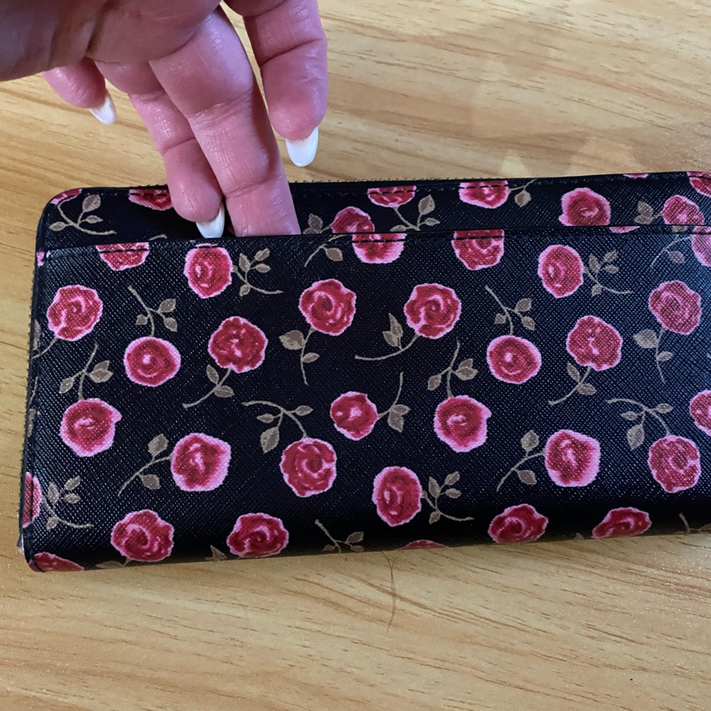 Kate spade ♠️ wallet - Picture 7 of 8
